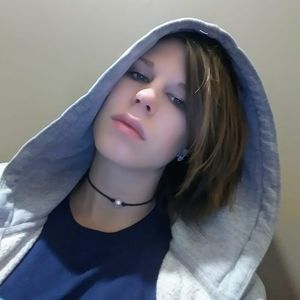 Meet your Posher, Avery